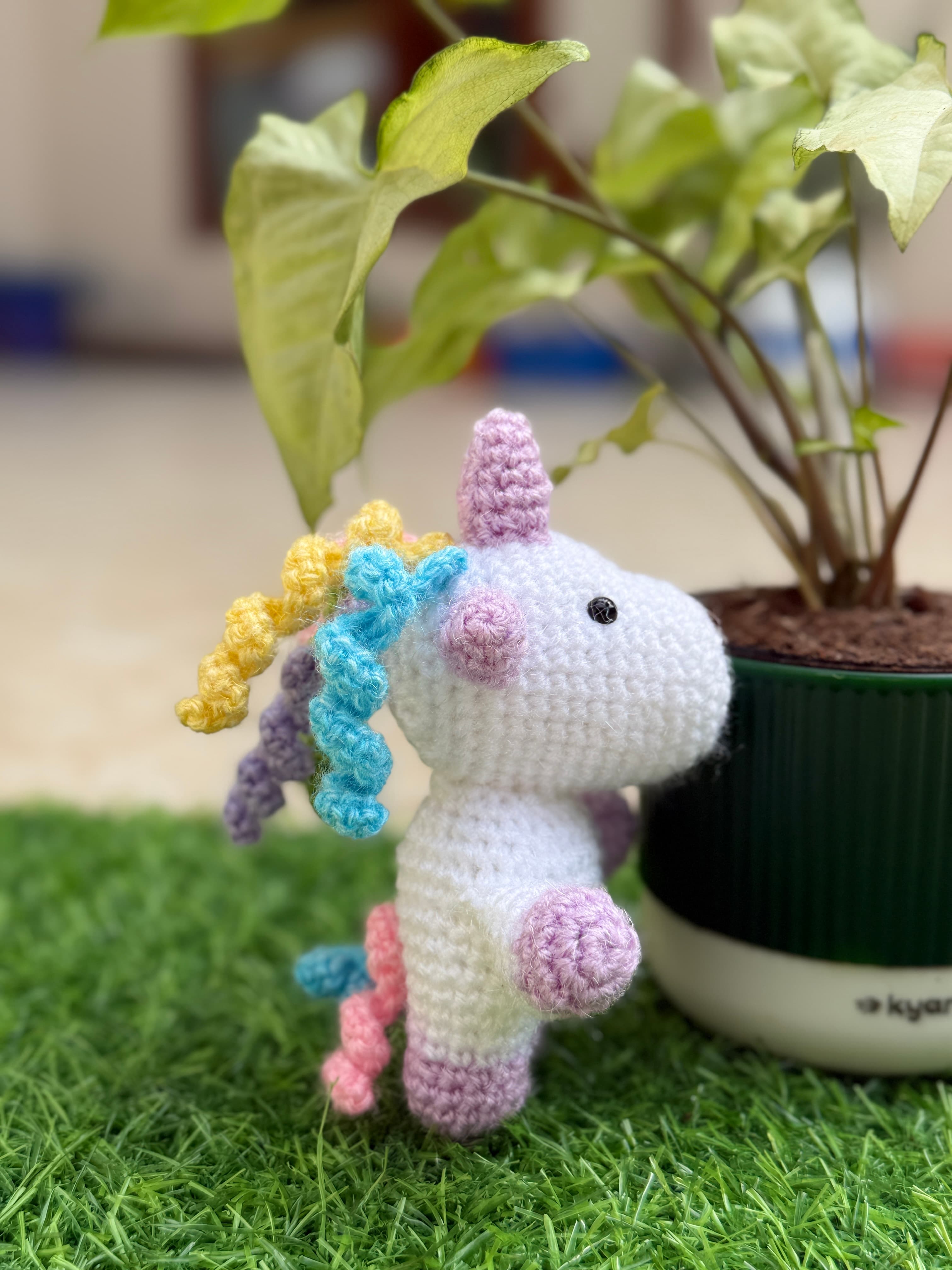 Unicorn stuffed toy - Image 1